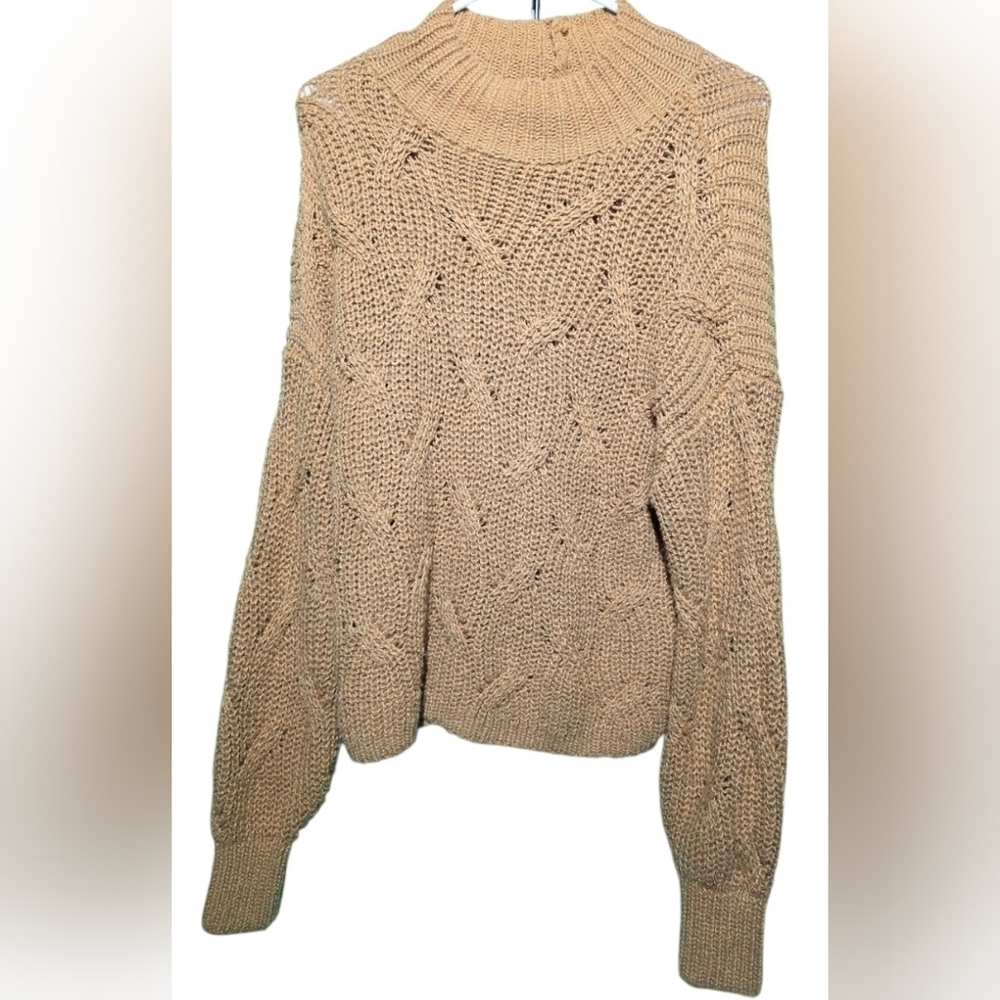 American Eagle Oversized Cozy Tan Knit Sweater EUC Size Medium 25 PTP